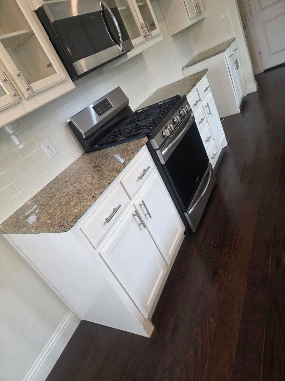 Gallery photos for Stress-Free Move Out Cleaning in Aubrey and Little Elm: Image #3