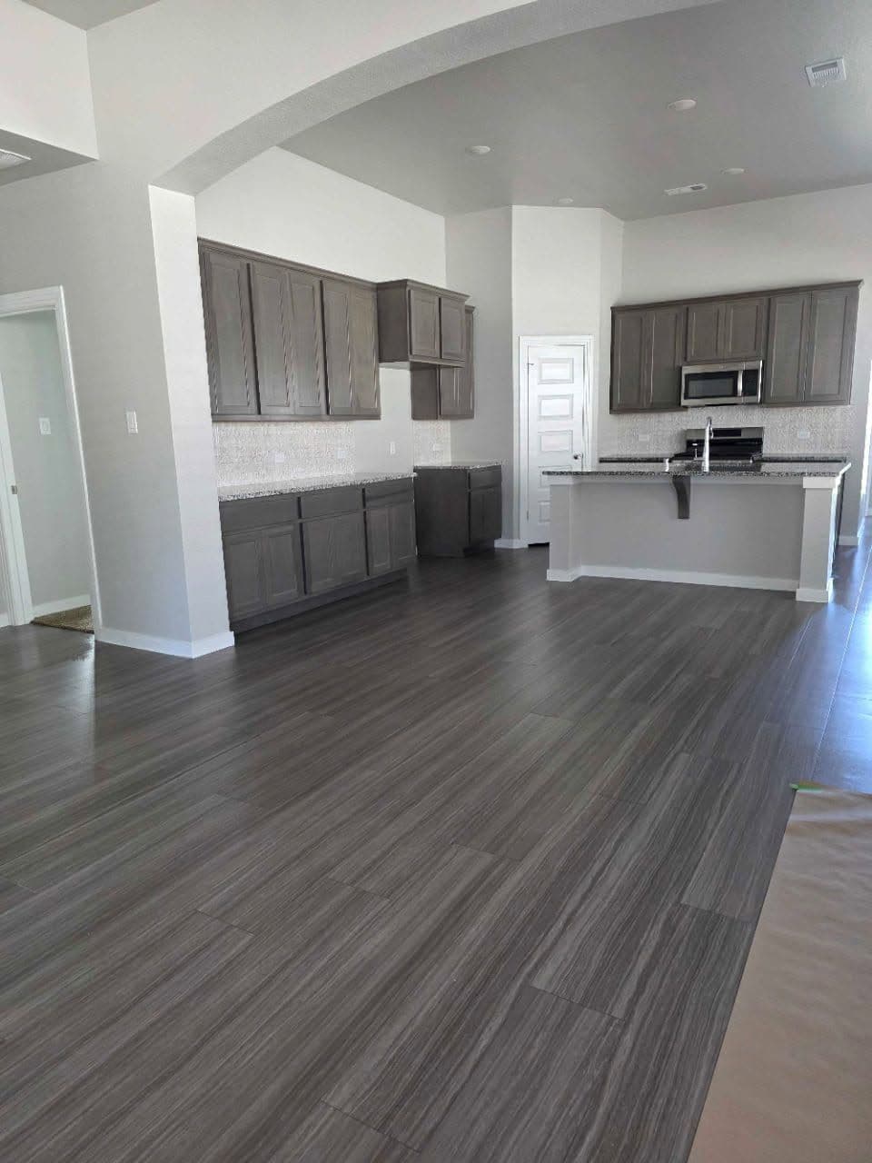 Spotless Clean for Modern Krugerville Home image