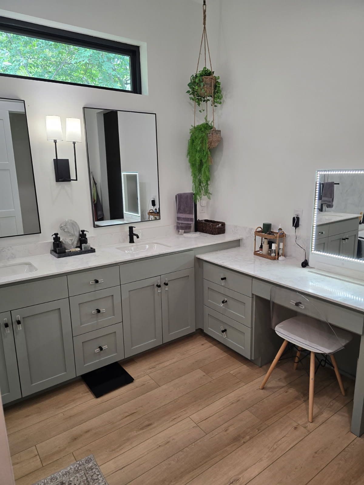 Revitalize Your Home - Oak Point Deep Clean Expertise image