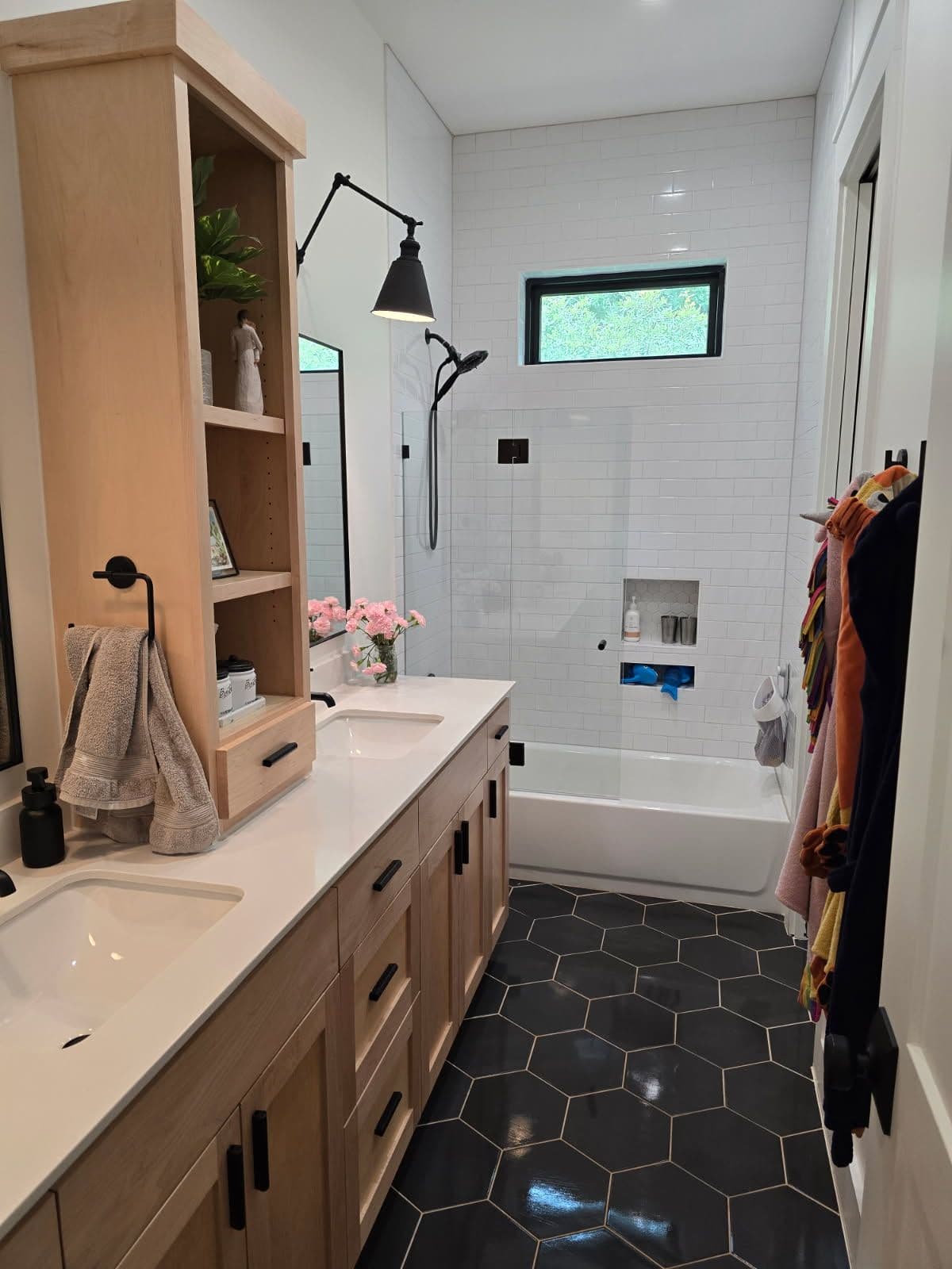 Gallery photos for Revitalize Your Home - Oak Point Deep Clean Expertise: Image #2