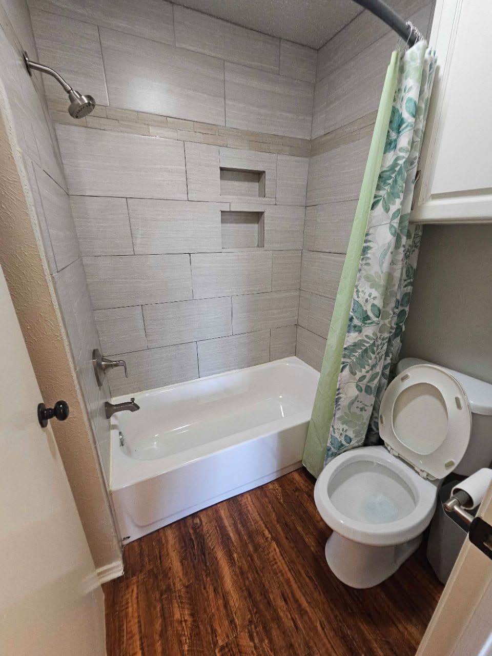 Gallery photos for Top-to-Bottom Move-Out Cleaning in Denton: Image #1